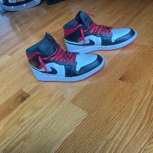 Nike Black and Red Sneakers High-Top Style
